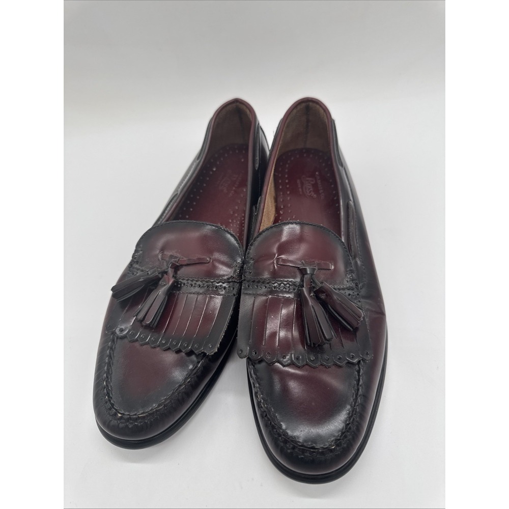Size 10.5d G. H. Bass and Co. Weejuns Essex Oxblood Tassle Men's Loafers